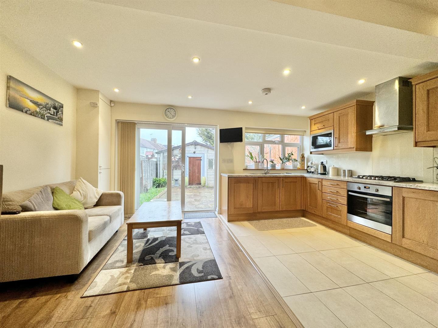 New Park Avenue, Palmers Green